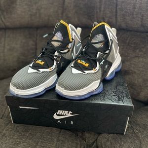 LeBron 19
